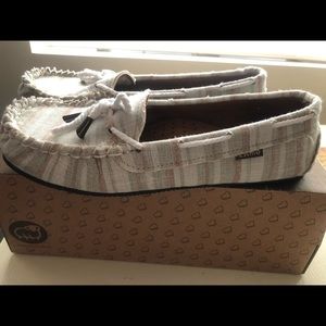 Lamo moc women’s shoe size 8